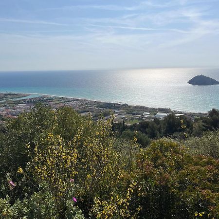 Le Torri Riviera Holiday Albenga Exterior foto
